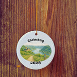 Basic version of Rheinsteig ornament in front of wooden door.